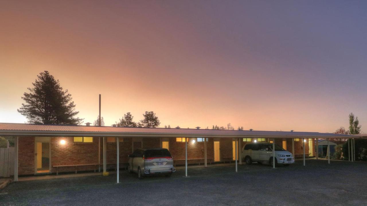 Glen Innes Motel Exterior photo