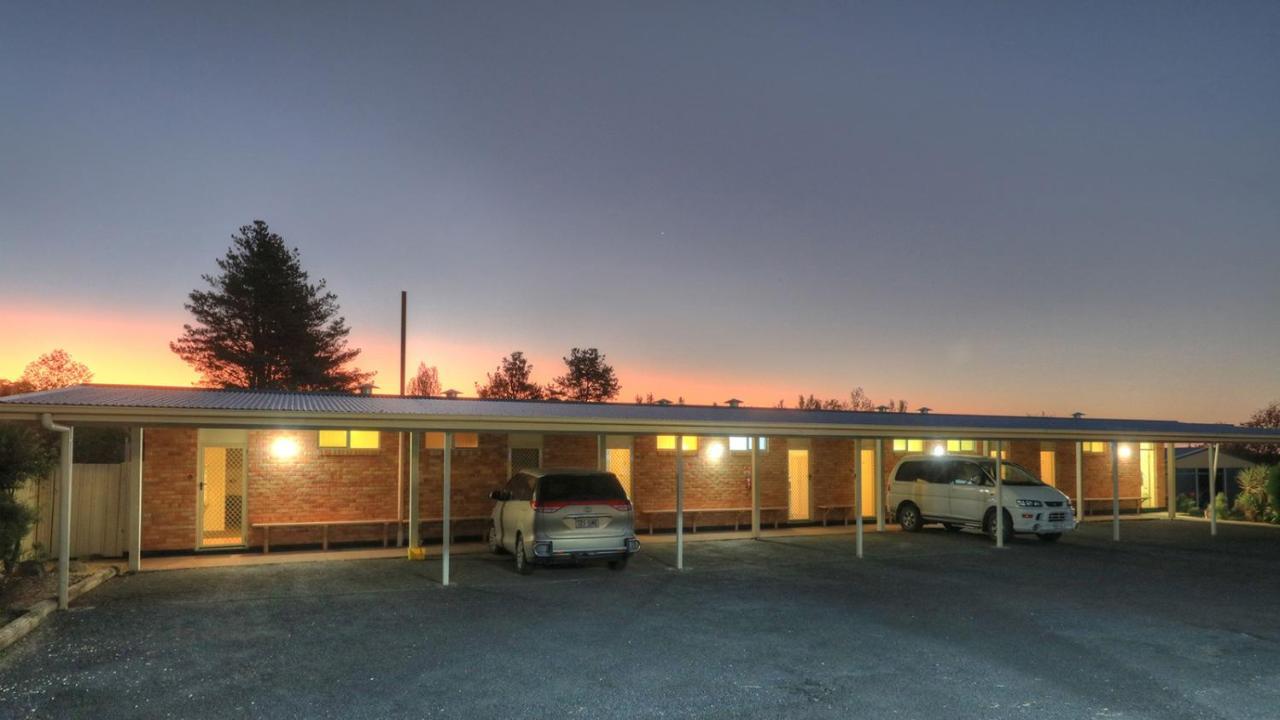 Glen Innes Motel Exterior photo