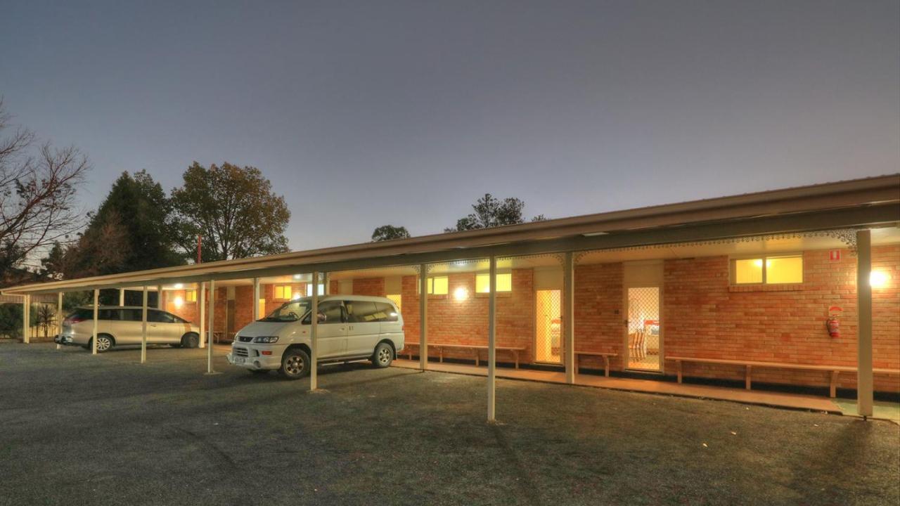 Glen Innes Motel Exterior photo