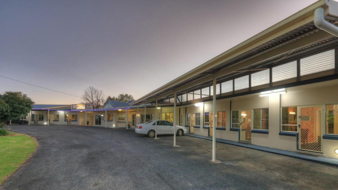 Glen Innes Motel Exterior photo