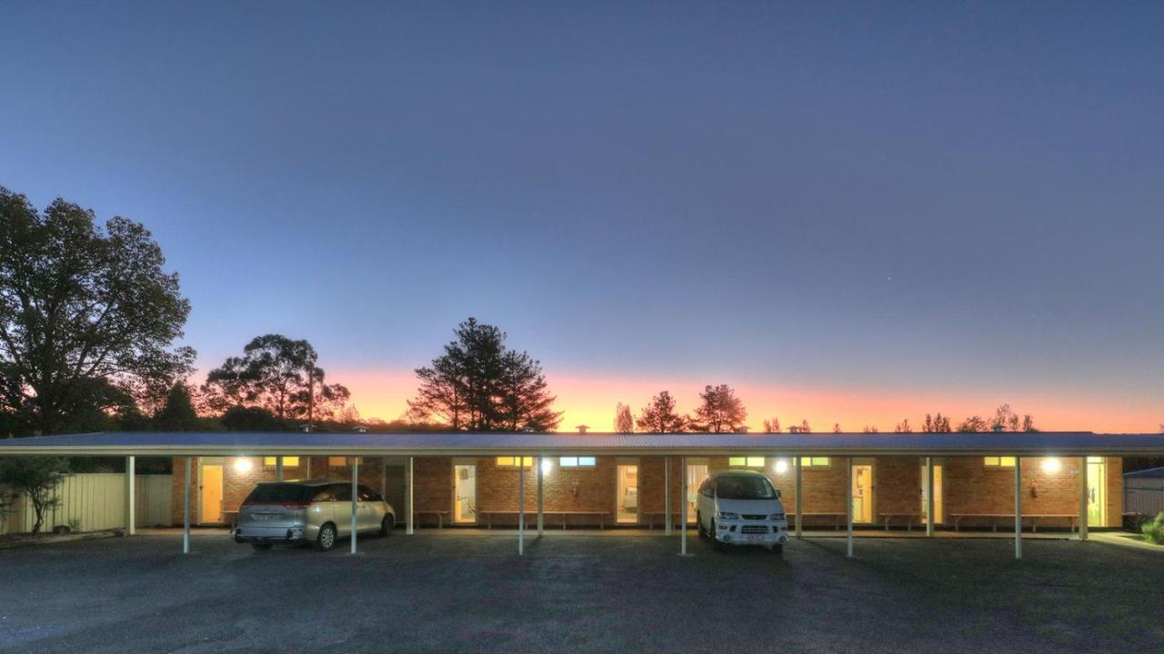 Glen Innes Motel Exterior photo